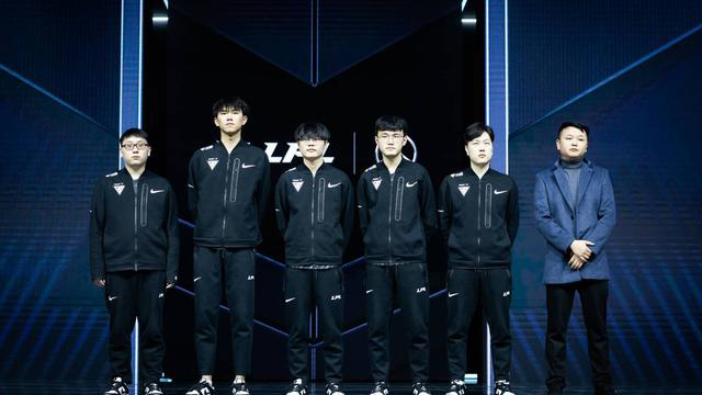 小球队的困 小球队的困