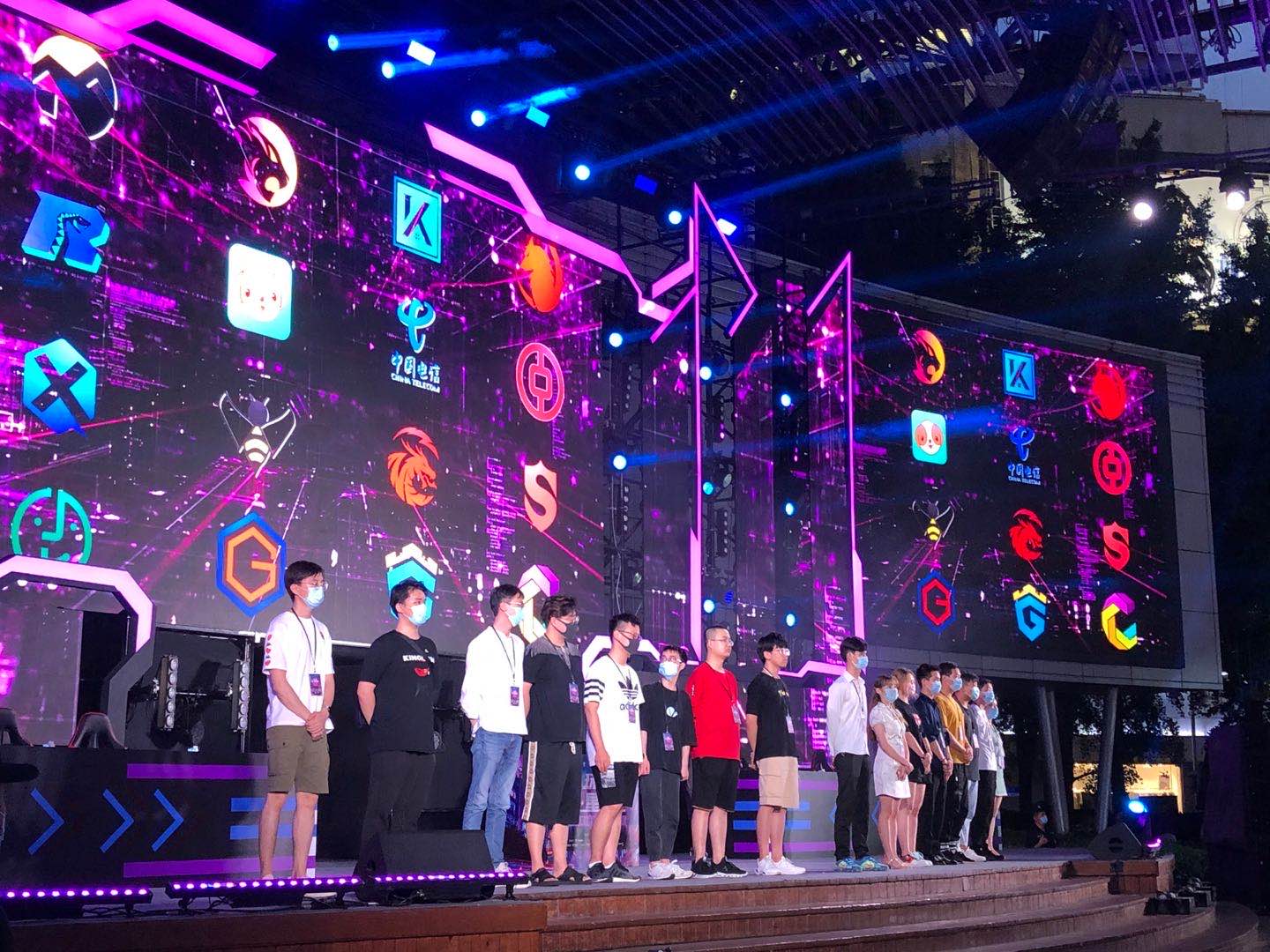 在他的带动 在他的带动