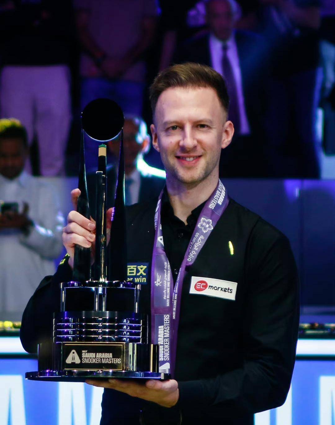 具备领导能 具备领导能