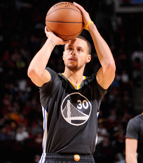 多以篮球训 多以篮球训